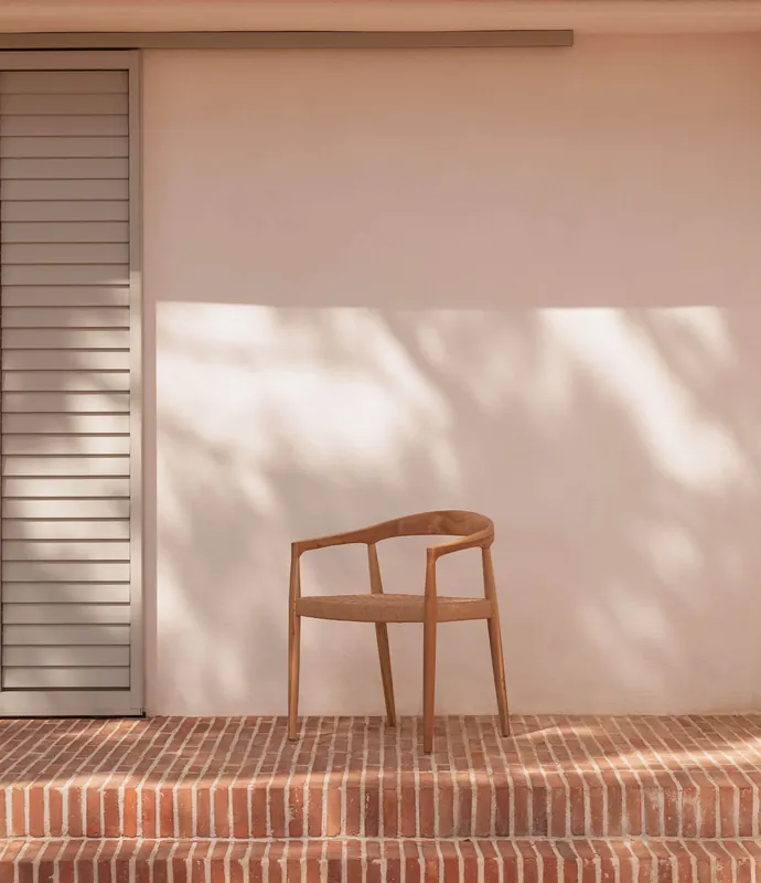 Silla Klaten con reposabrazos de teca y loom - PLM Design
