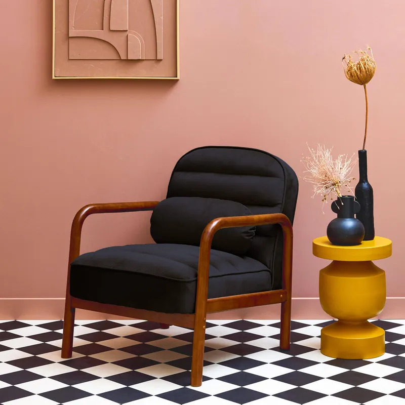 Sillón escandinavo de madera de hevea teñida de nogal y tela de terciopelo - Sillones