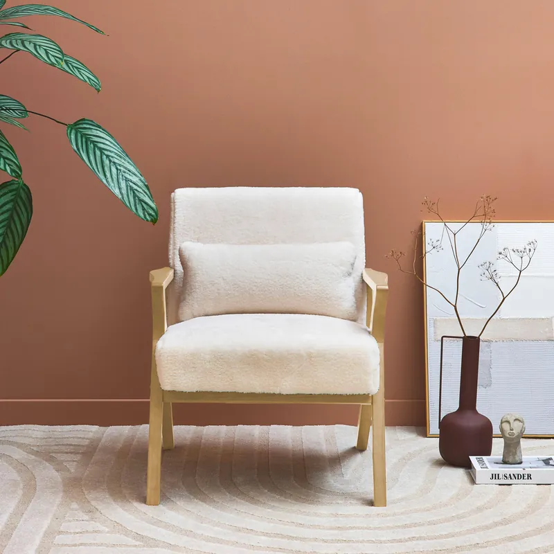 Sillón escandinavo de madera de hevea y efecto pelo sintético - Sillones