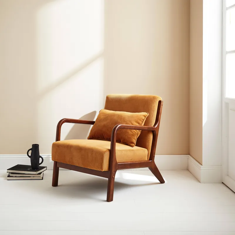 Sillón escandinavo de pana y madera de hevea nogal - Sillones