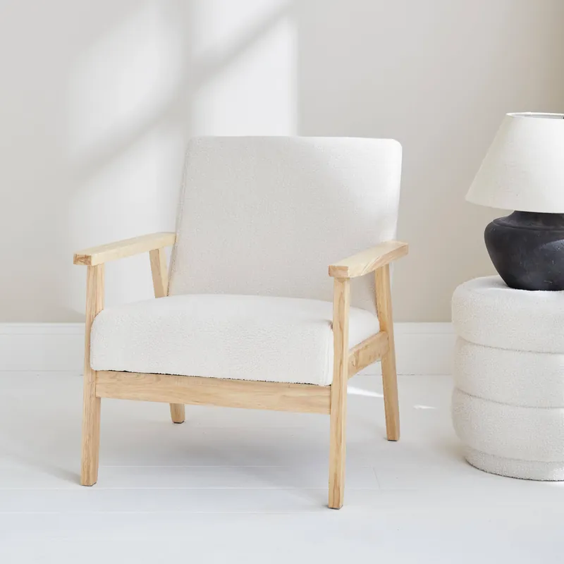 Sillón escandinavo de borreguito y madera de hevea - Sillones