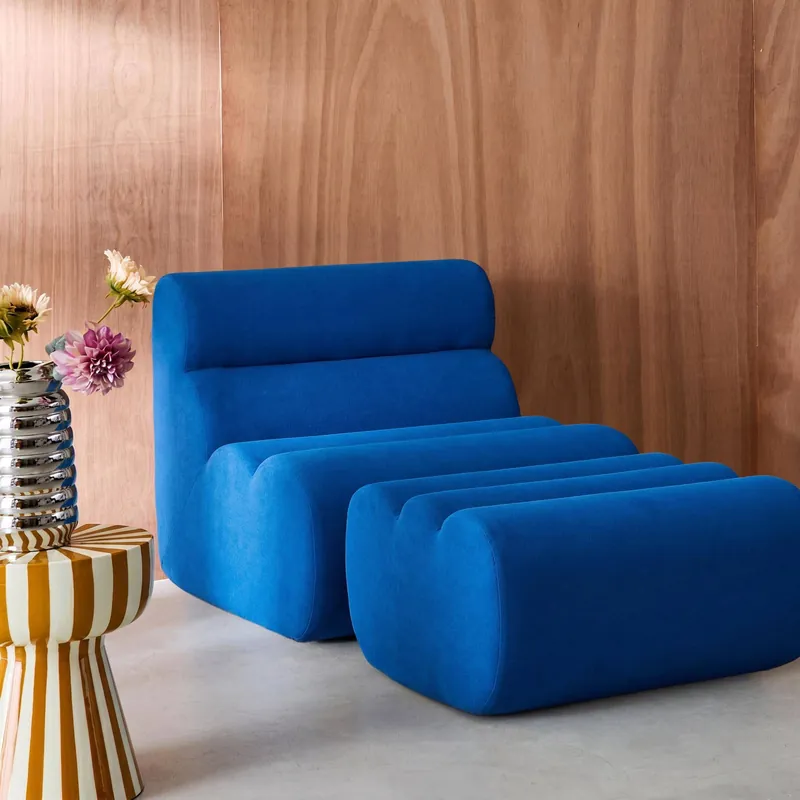 Sillón de tela con reposapiés - Sillones