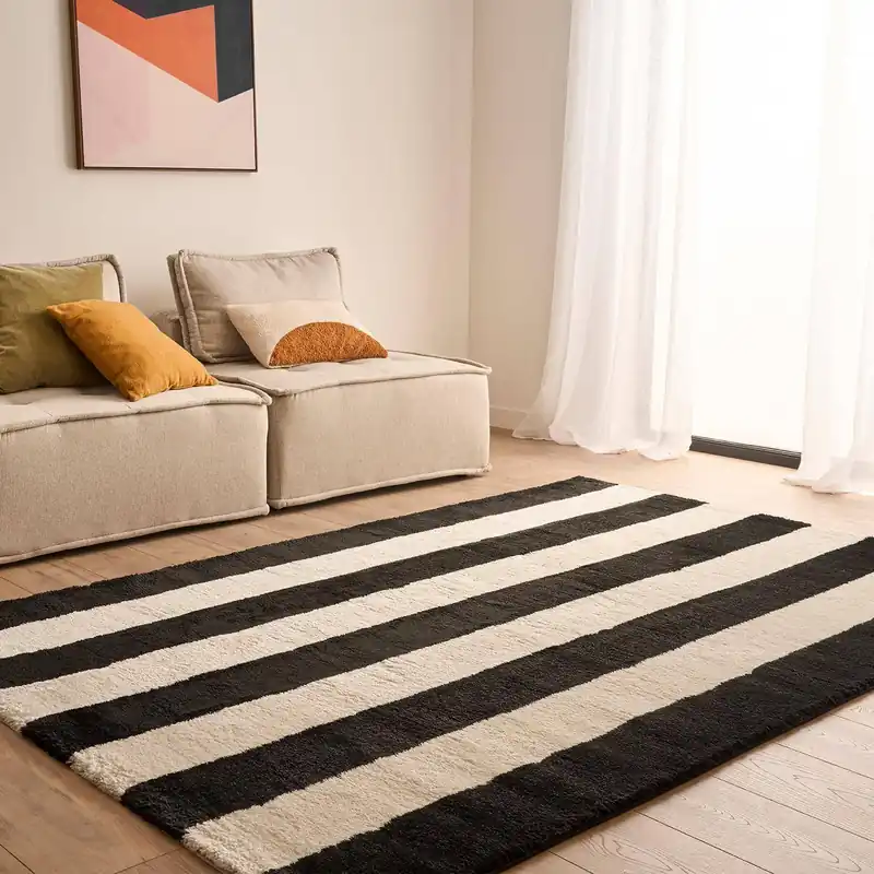 Alfombra interior con rayas en blanco y negro - Alfombras