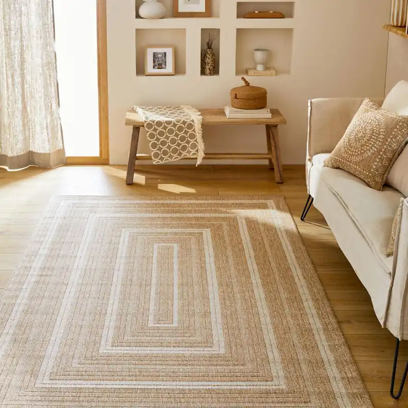 Alfombra interior/exterior efecto tela de yute beige con motivos - Alfombras