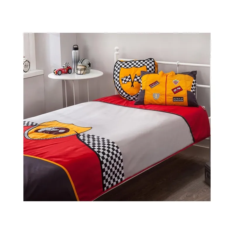 Edredón Cilek Racer con dos almohadas, diseño de coche deportivo con estampado de cuadros - zona de dormir