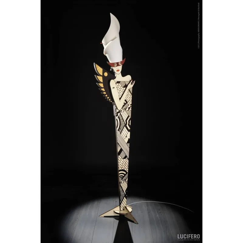 Lámpara de pie AZHUE de Lucifero Illuminazione fabricada en madera de abedul con lámpara led incluida - Iluminacion