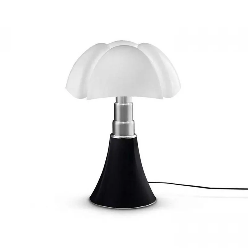 Martinelli Luce Pipistrello 4.0 con luz regulable vía bluetooth diseñada por Gae Aulenti - Iluminacion