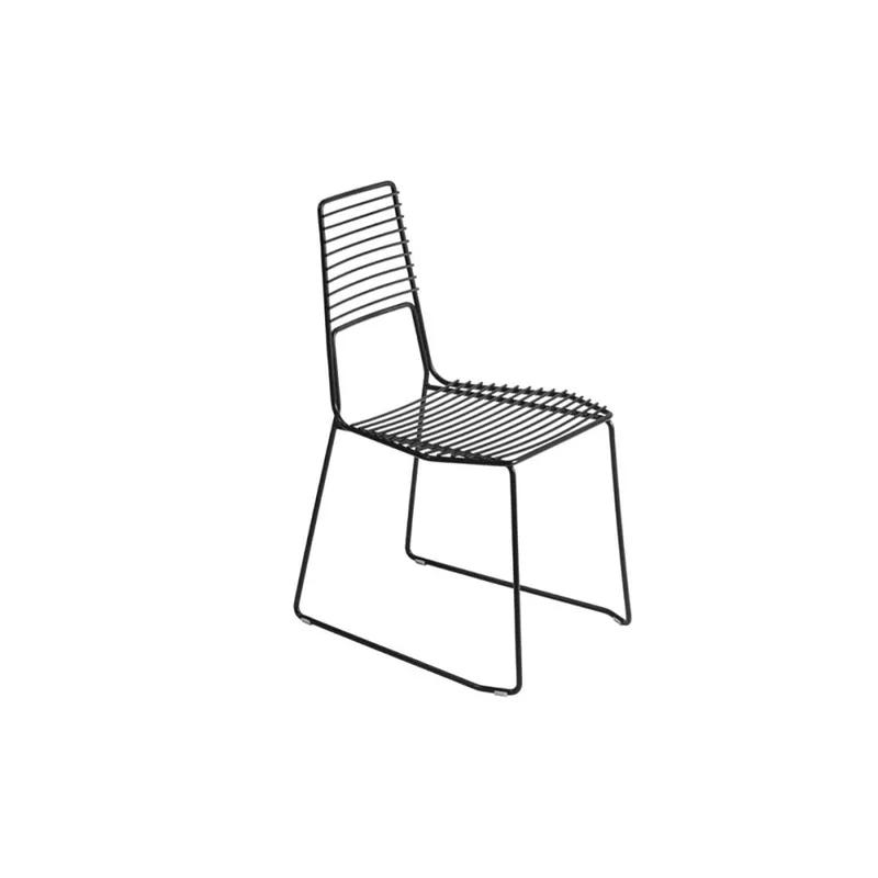 Silla de diseño Casamania Alieno fabricada en Italia en metal pintado de blanco o negro - Mueble de jardin