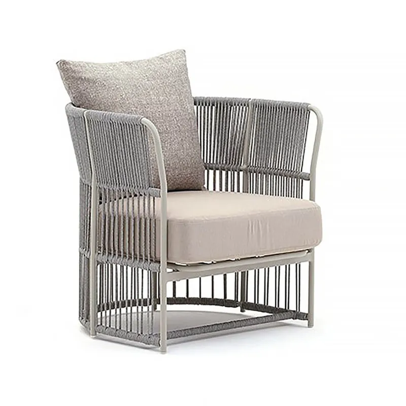 Sillón Tibidabo de Varaschin fabricado con estructura de aluminio y revestimiento de fibra sintética - Mueble de jardin