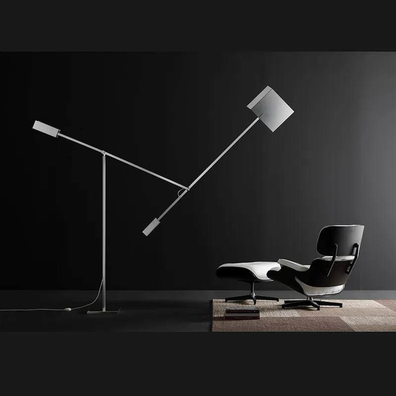 Lámpara de pie Giraffa de Esperia fabricada en Italia, totalmente orientable y extensible - Iluminacion