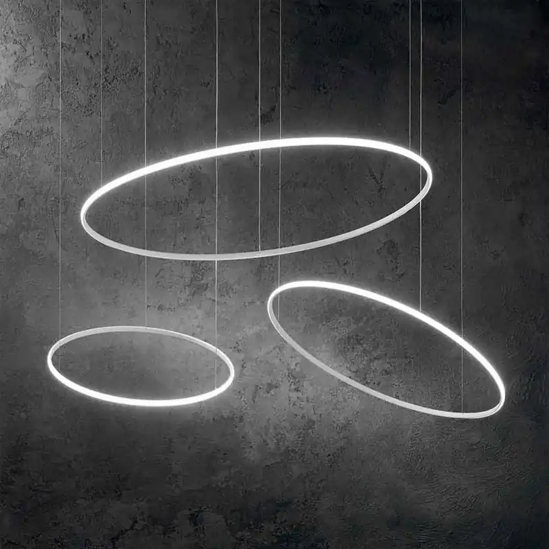 Lámpara de suspensión Hulahoop de Ideal-lux fabricada en metal termolacado en acabado blanco