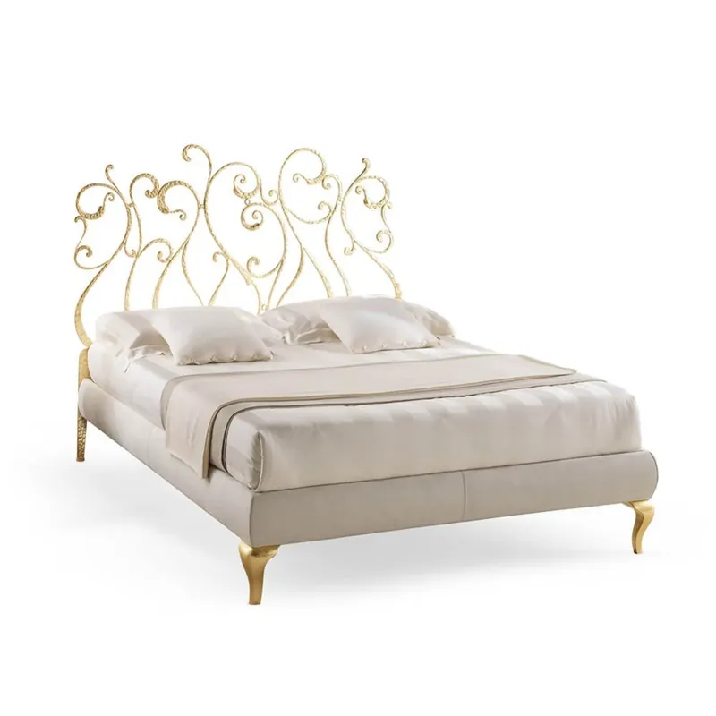 Cama Klimt de Cantori realizada con cabecero de hierro forjado a mano con acabado pan de oro - zona de dormir