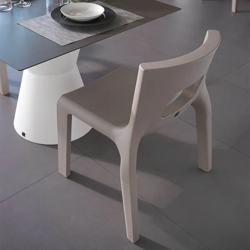 Silla de jardín Lyxo Eos de polietileno, apilable, también apta para interior - Mueble de jardin