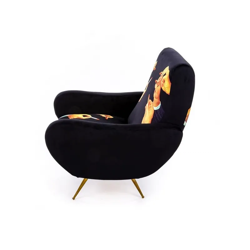Seletti Black Lipsticks Sillón de madera con asiento tapizado diseñado por Toiletpaper - Sala de estar