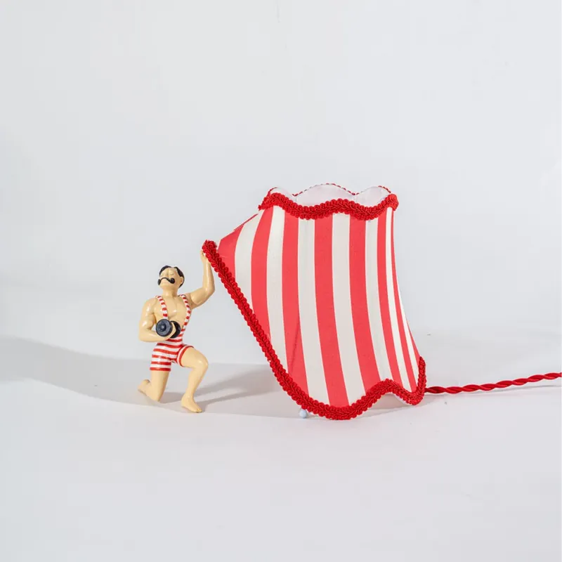 Lámparas Seletti Circus diseñadas por Uto Barlmoral - Iluminacion