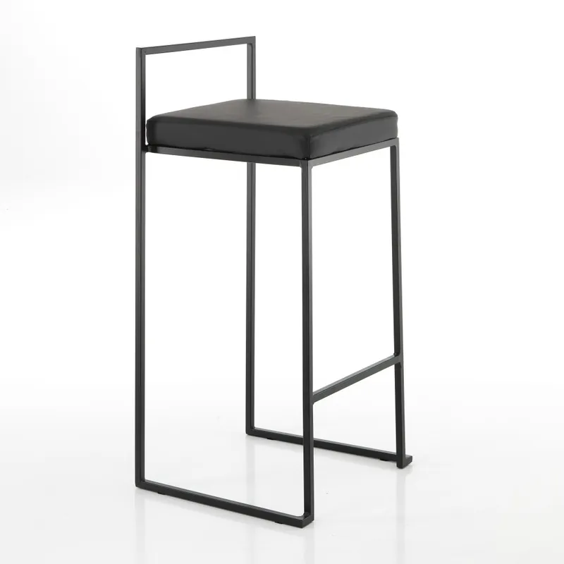 Taburete Dale Black de OresteLuchetta con estructura de metal y asiento de piel sintética - Sala de estar