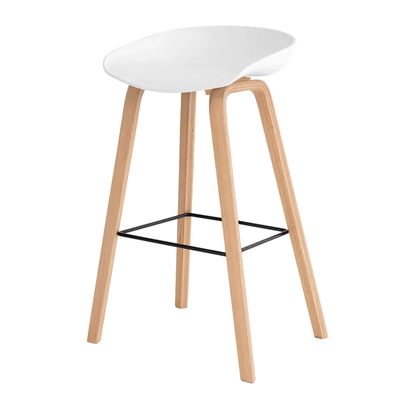 Taburete Somacasa de estilo escandinavo Ronie disponible en la versión blanca o negra - Sala de estar
