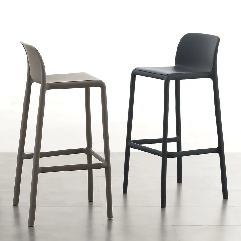 Taburete River Taburete moderno de resina – La Seggiola - Mueble de jardin