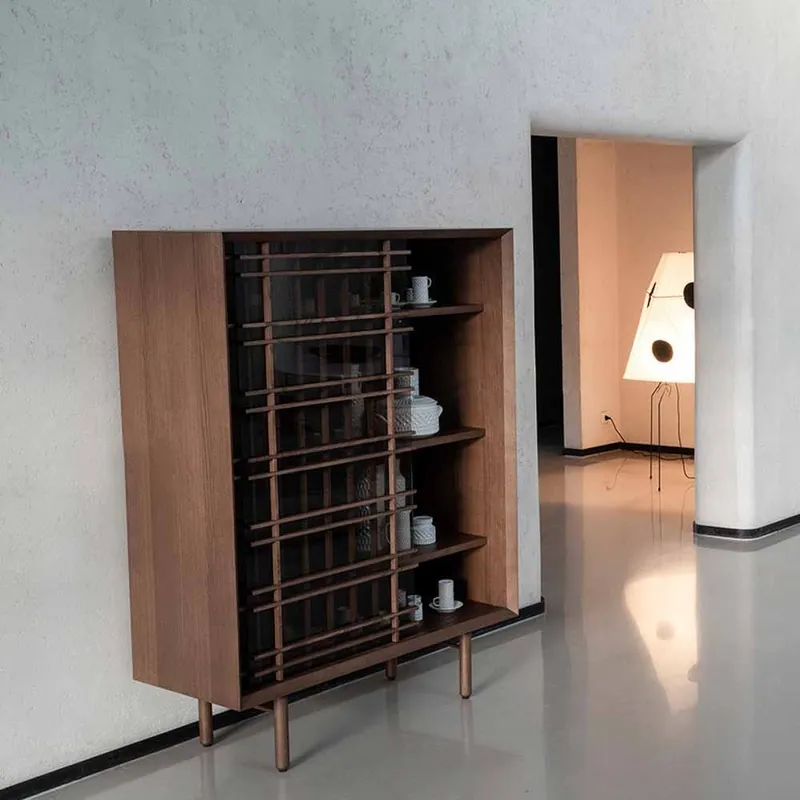 Aparador Potocco Sen en fresno con puertas correderas en cristal bronce templado acabado con elegantes rejillas de fresno - Sala de estar