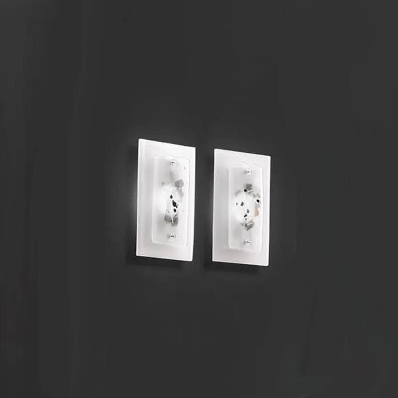 Aplique de pared abstracto de cristal satinado con detalles en cristal de color gris en varios tamaños. - Iluminacion