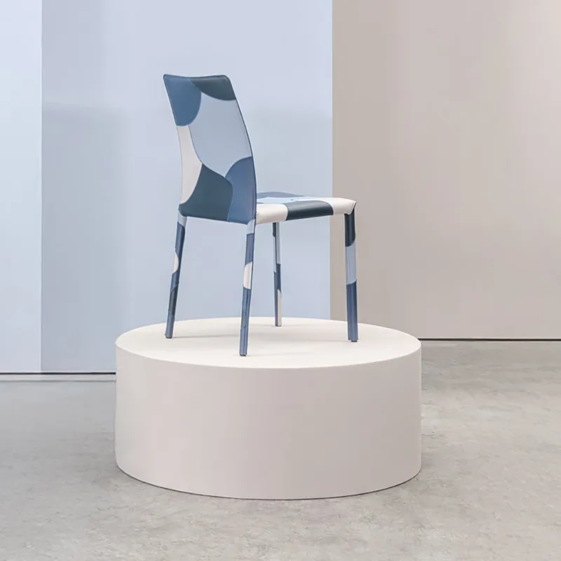 Silla moderna Airnova Patchwork revestida en piel - Sala de estar