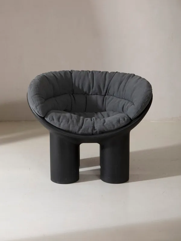 Butaca Roly Poly de Faye Toogood negra - Driade