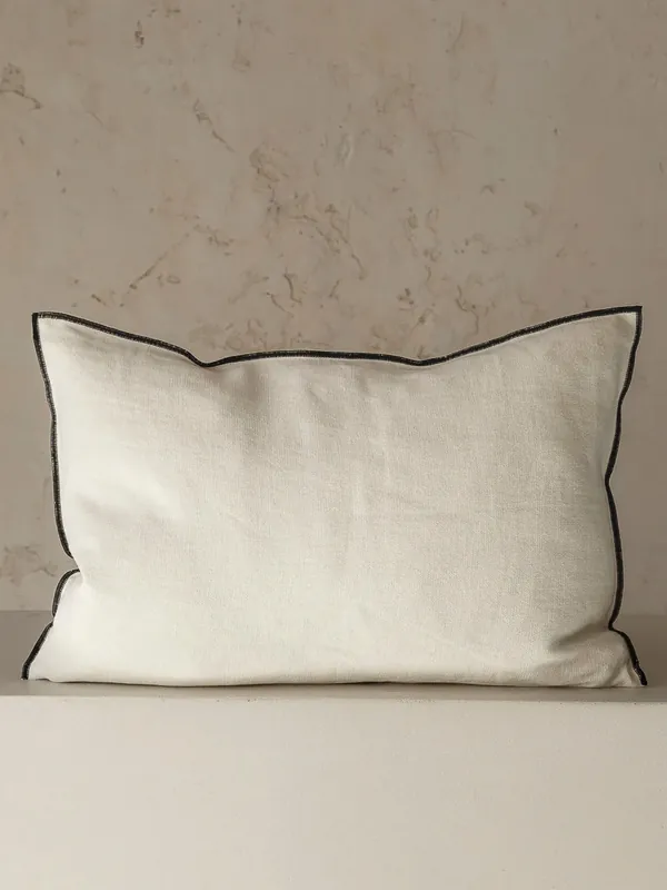 Almohadón de lino crema vivo negro Maison de Vacances 40x60cm