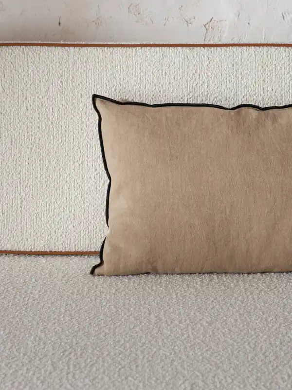 Almohadón de lino Sable vivo negro Maison de Vacances 40x60cm