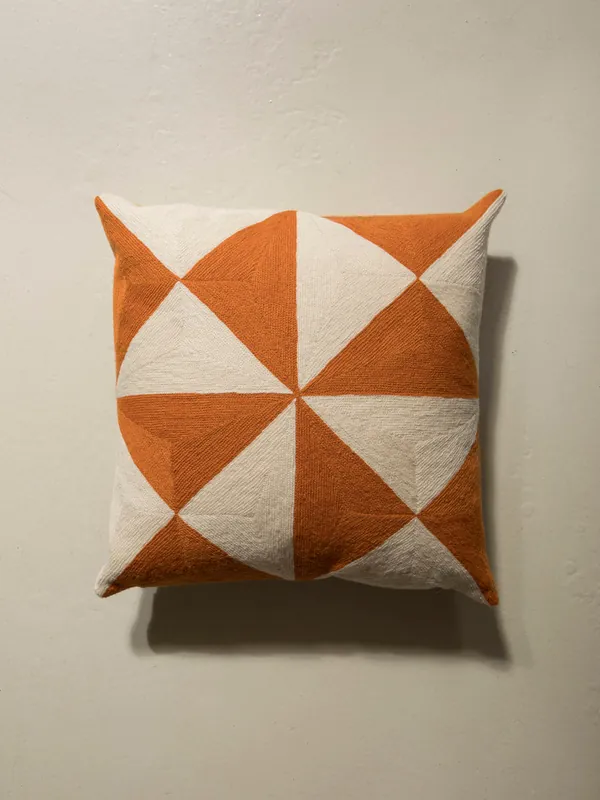 Almohadón Christian Naranja 02/34 40X40cm - Lindell & co