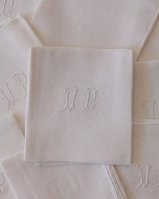 Juego de 10 servilletas de Damasco Blanco "VP" - Rue Vintage 74