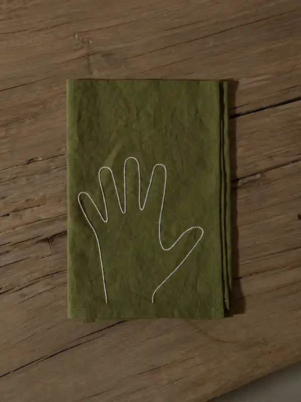 Paño “Hand” lino verde 55x55cm - Oeuvres Sensibles