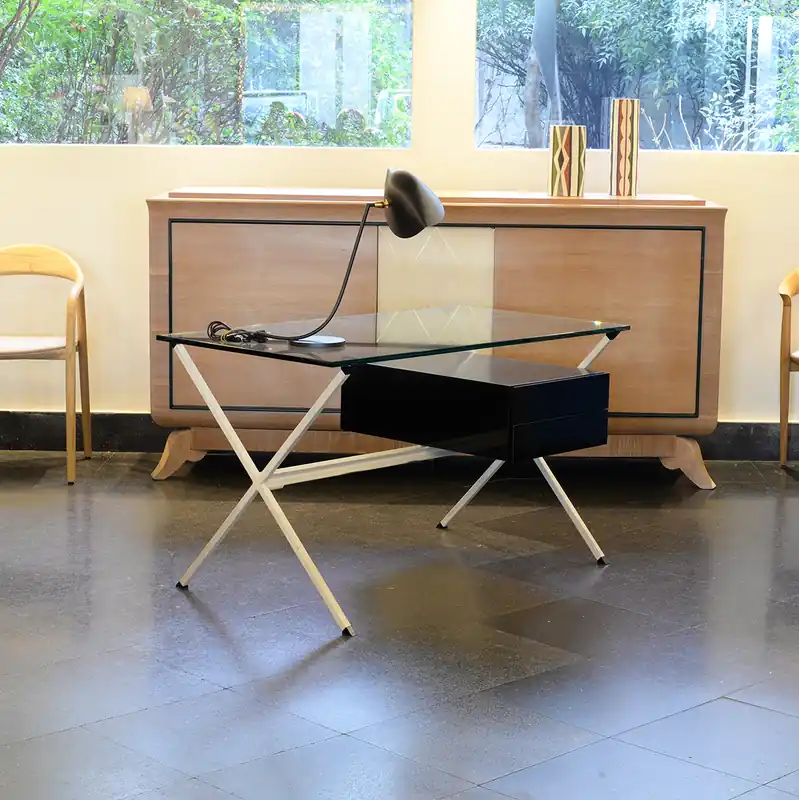 Mesa de despacho de Franco Albini. - Escritorios