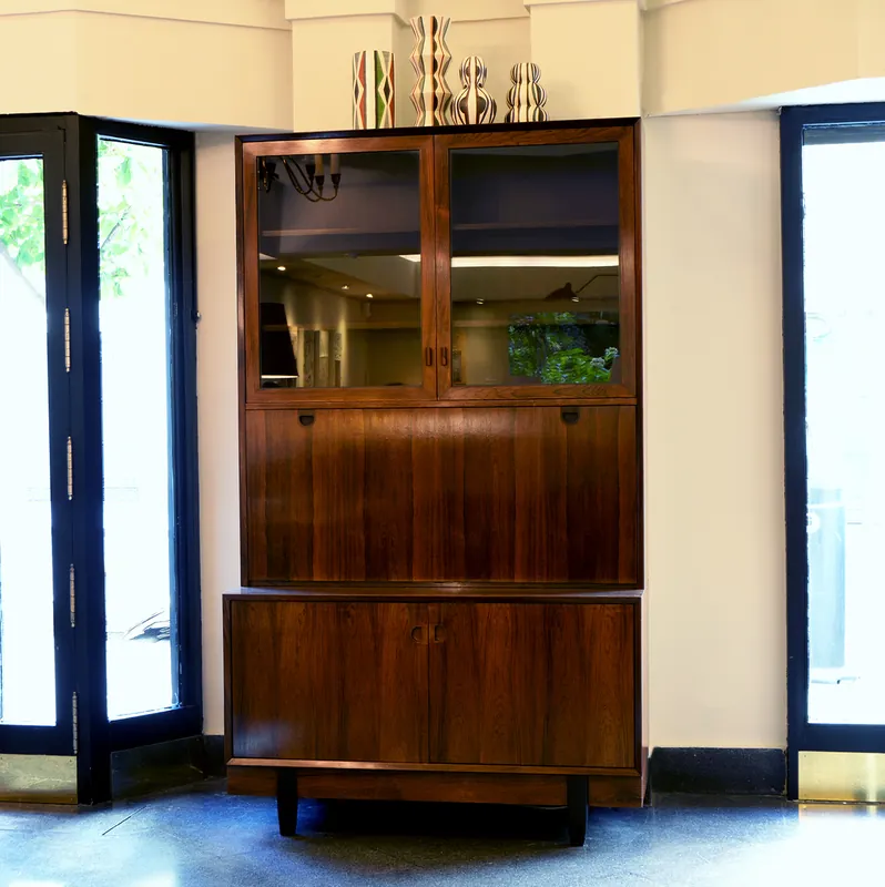 Mueble-bar de palosanto diseño danés años 60