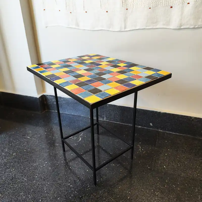 Alfredo Alcain. Mesa de cerámica esmaltada.