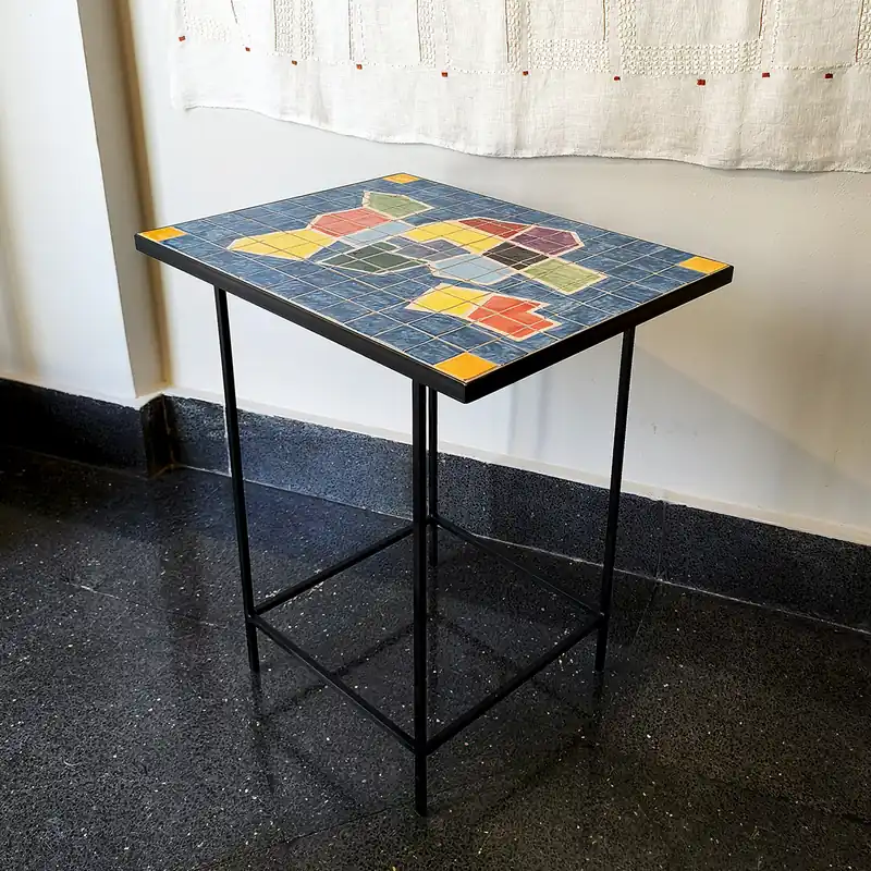 Alfredo Alcain. Mesa de cerámica esmaltada.