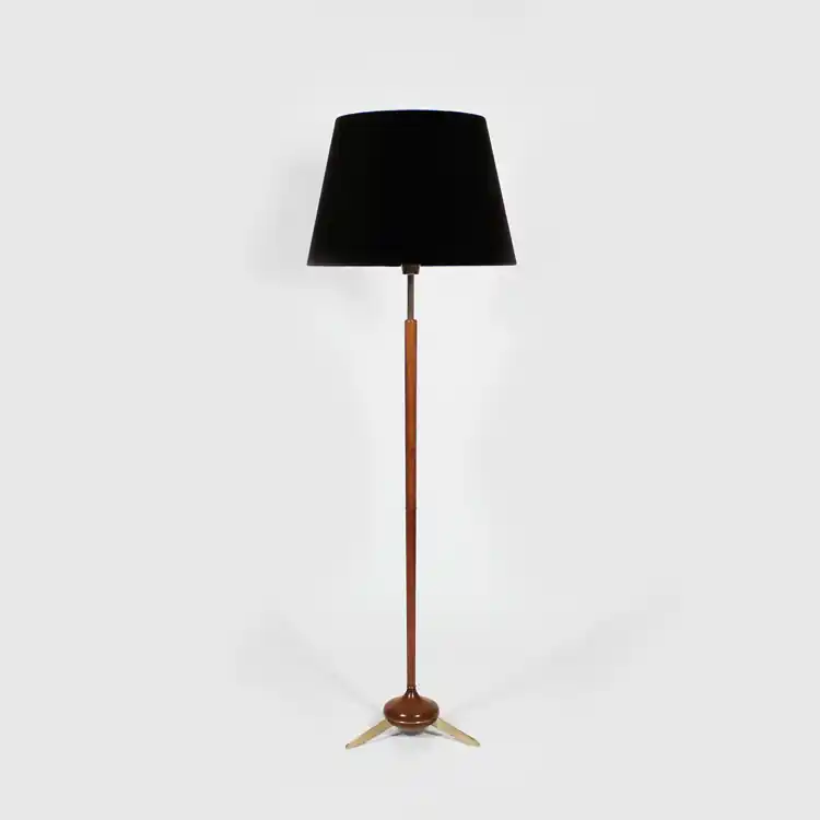 Lámpara de suelo. Diseño escandinavo años 60 - Lámparas