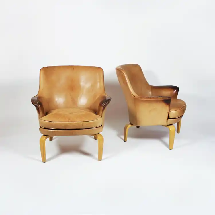 Pareja de sillones de cuero de Arne Norell, hacia 1970