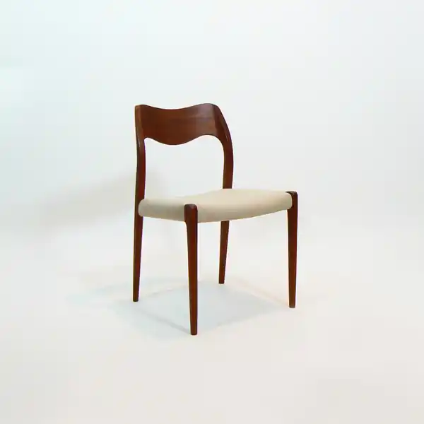 Conjunto de sillas de Niels Ole Moller