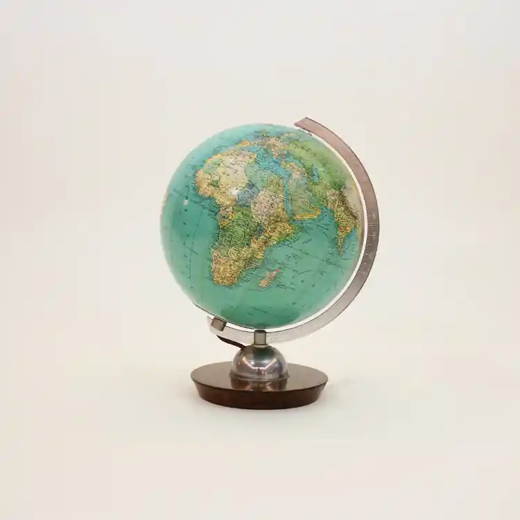 Globo terráqueo con luz de los años 60 - Varios