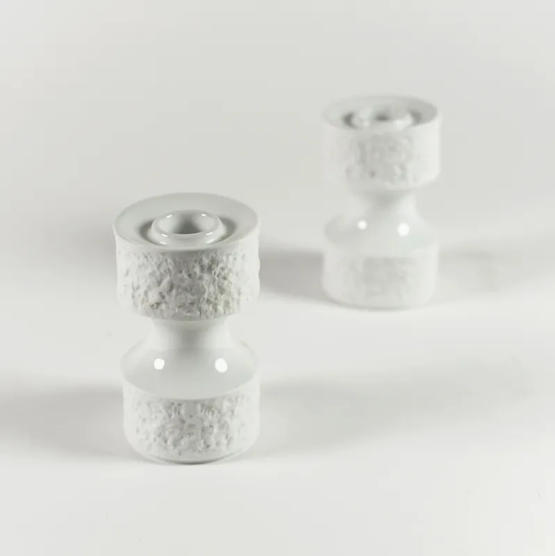 Pareja de candeleros de porcelana alemana KPM. - Cerámica y Cristal