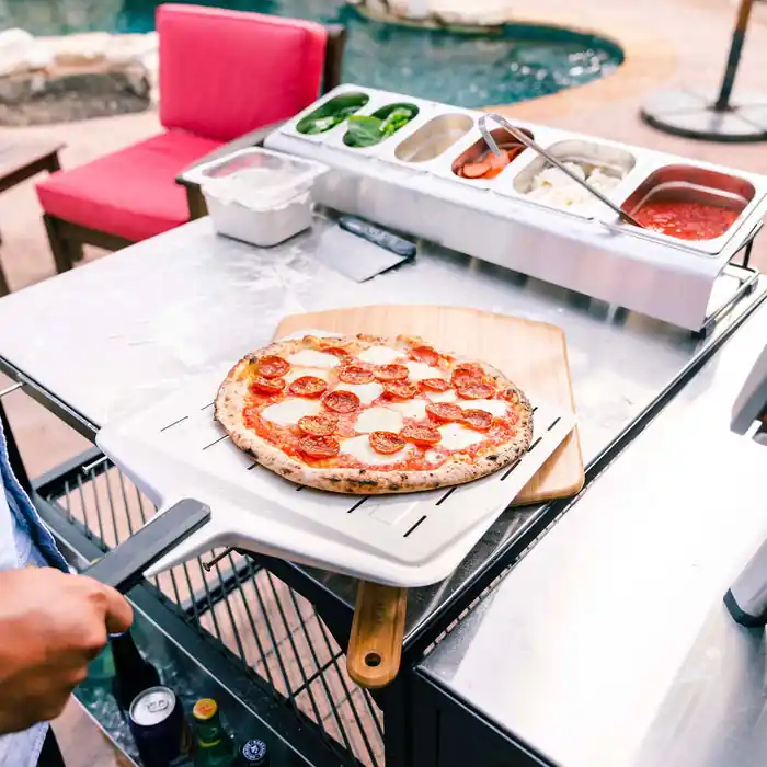 Pala Pizza Perforada Ooni - Ooni Pizza Oven